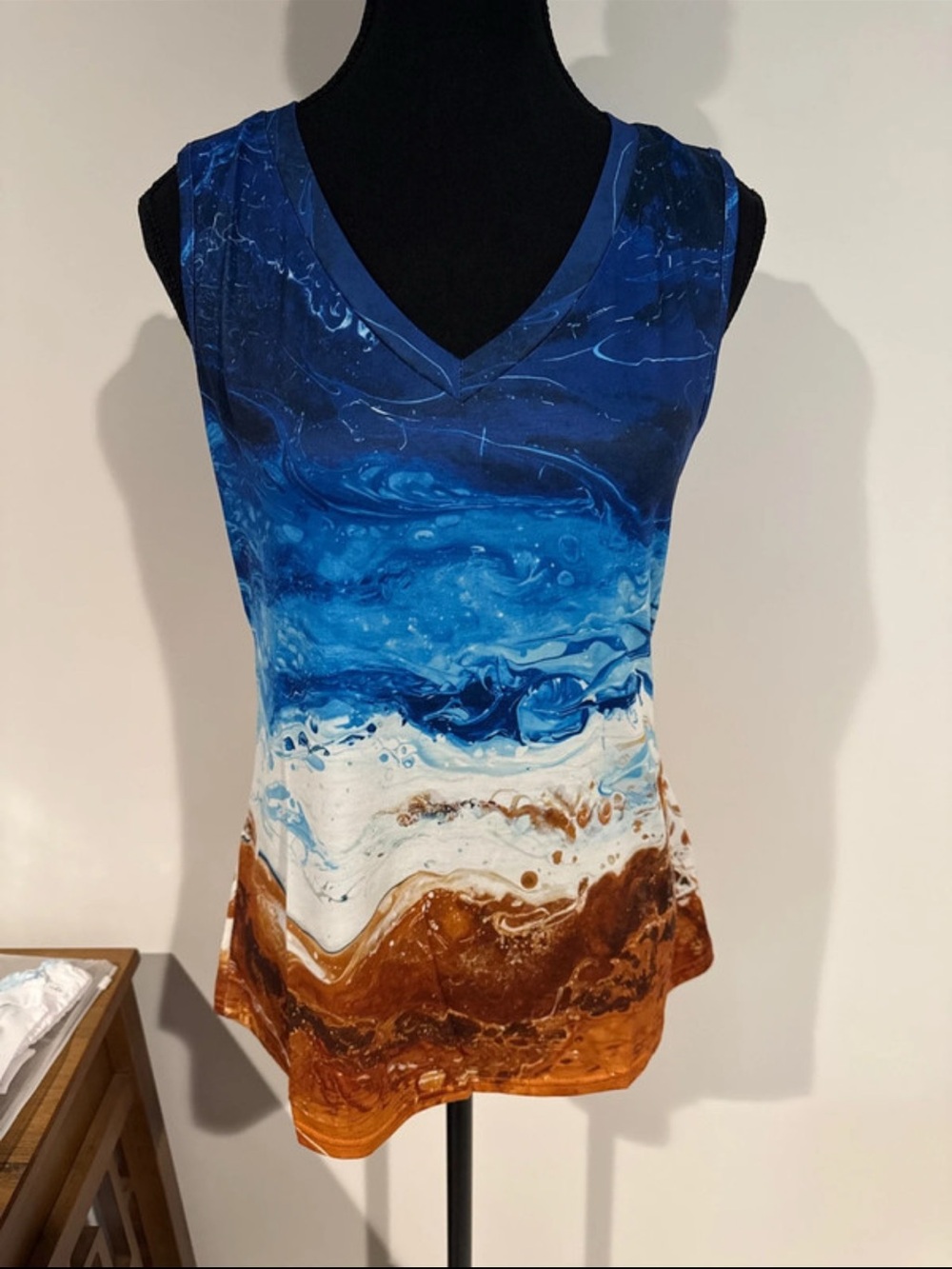Amazon Women's Multicolor V-Neck Sleeveless Tank - Blue, White & Brown